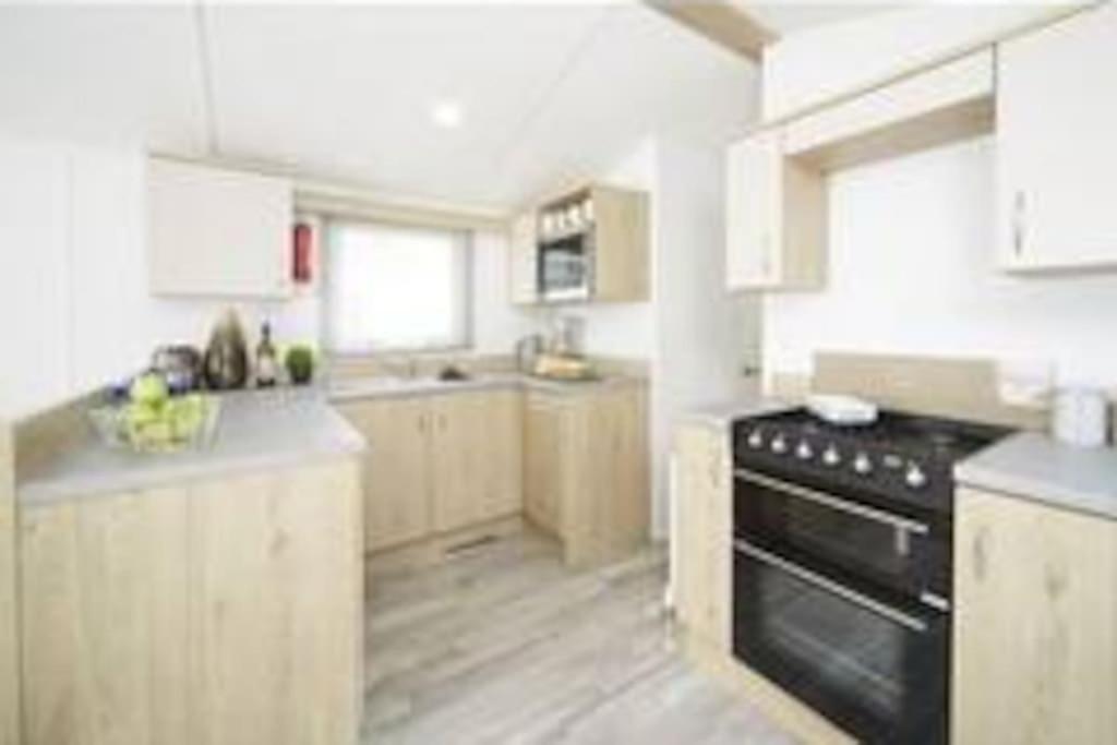 Sea Breeze, Modern, Cosy Holiday Home Haverigg Экстерьер фото